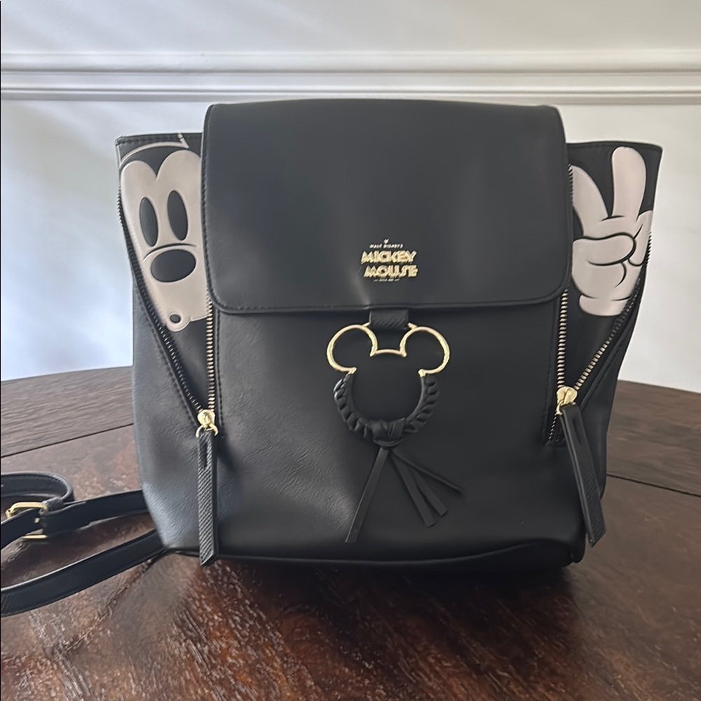 Disney Mickey Mouse Peek-a-Boo
Mini Backpack
